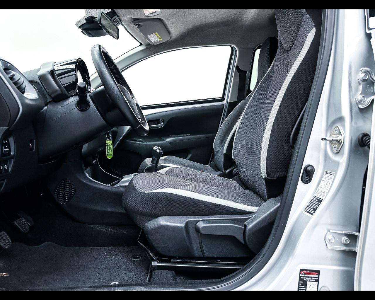 TOYOTA Aygo 2ª serie - Aygo Connect 1.0 VVT-i 72 CV 5 porte x-wave