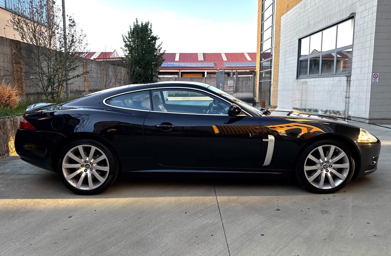 Jaguar XK XKR 4.2 V8 S/C Coupé