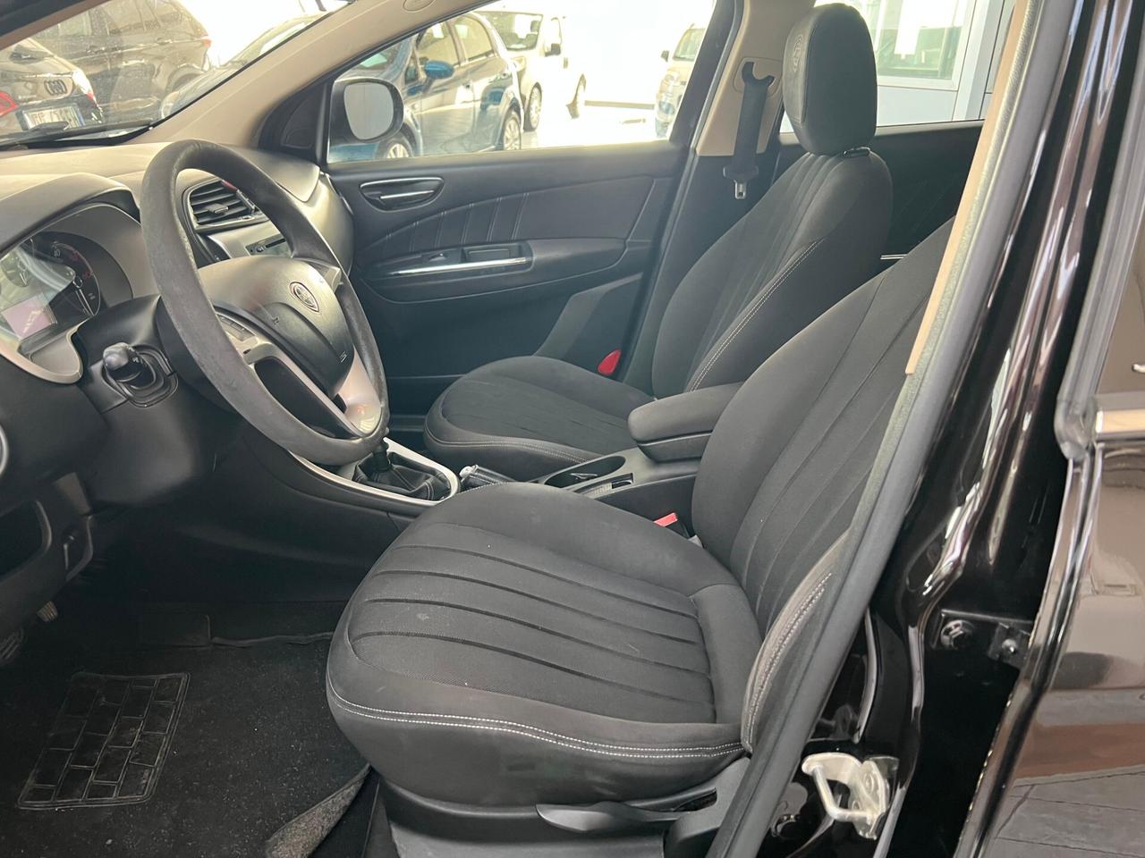 Lancia Delta 1.6 MJT DPF Gold - UNIPROP