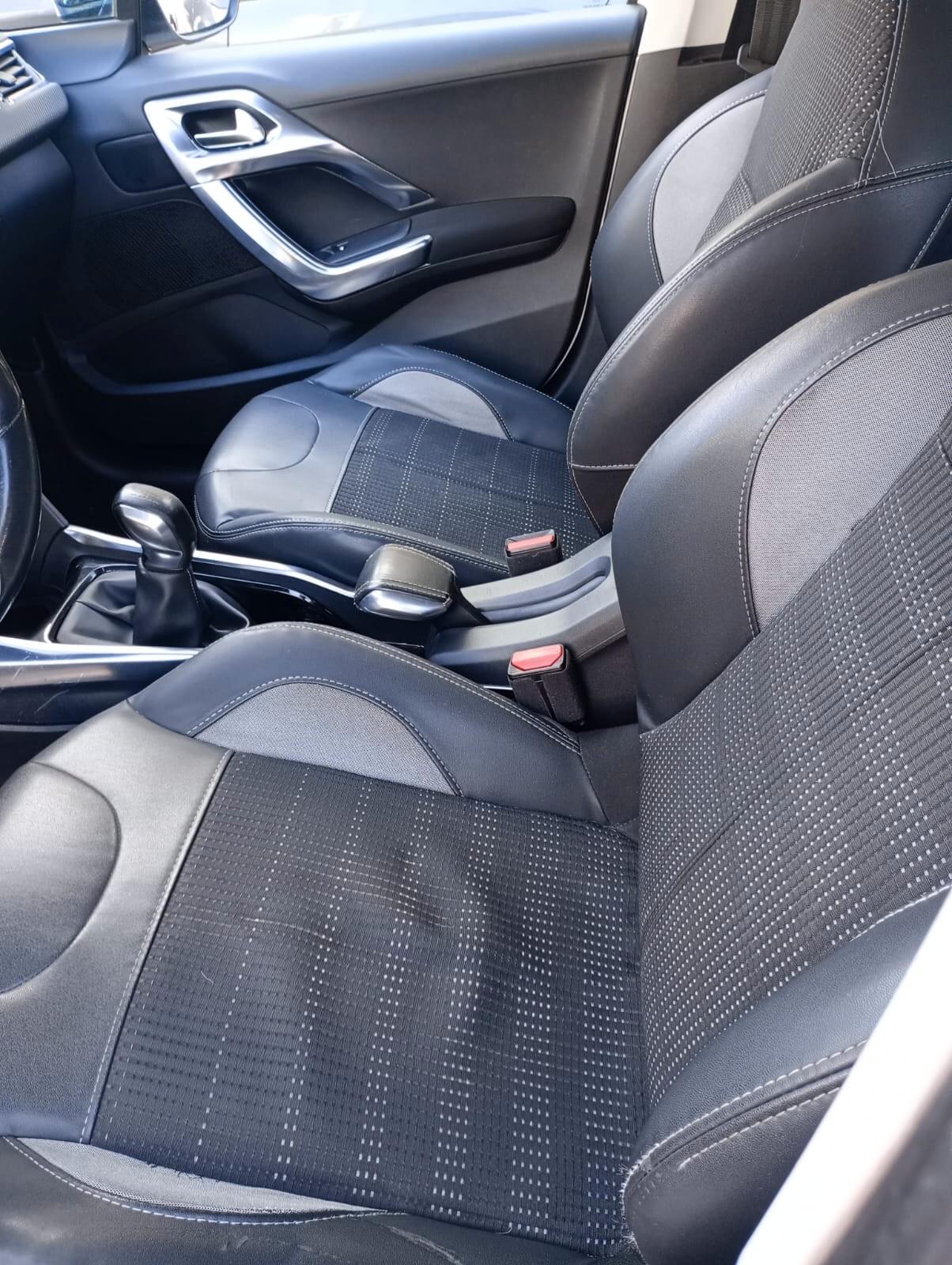 Peugeot 2008 1.6 e-HDI Allure