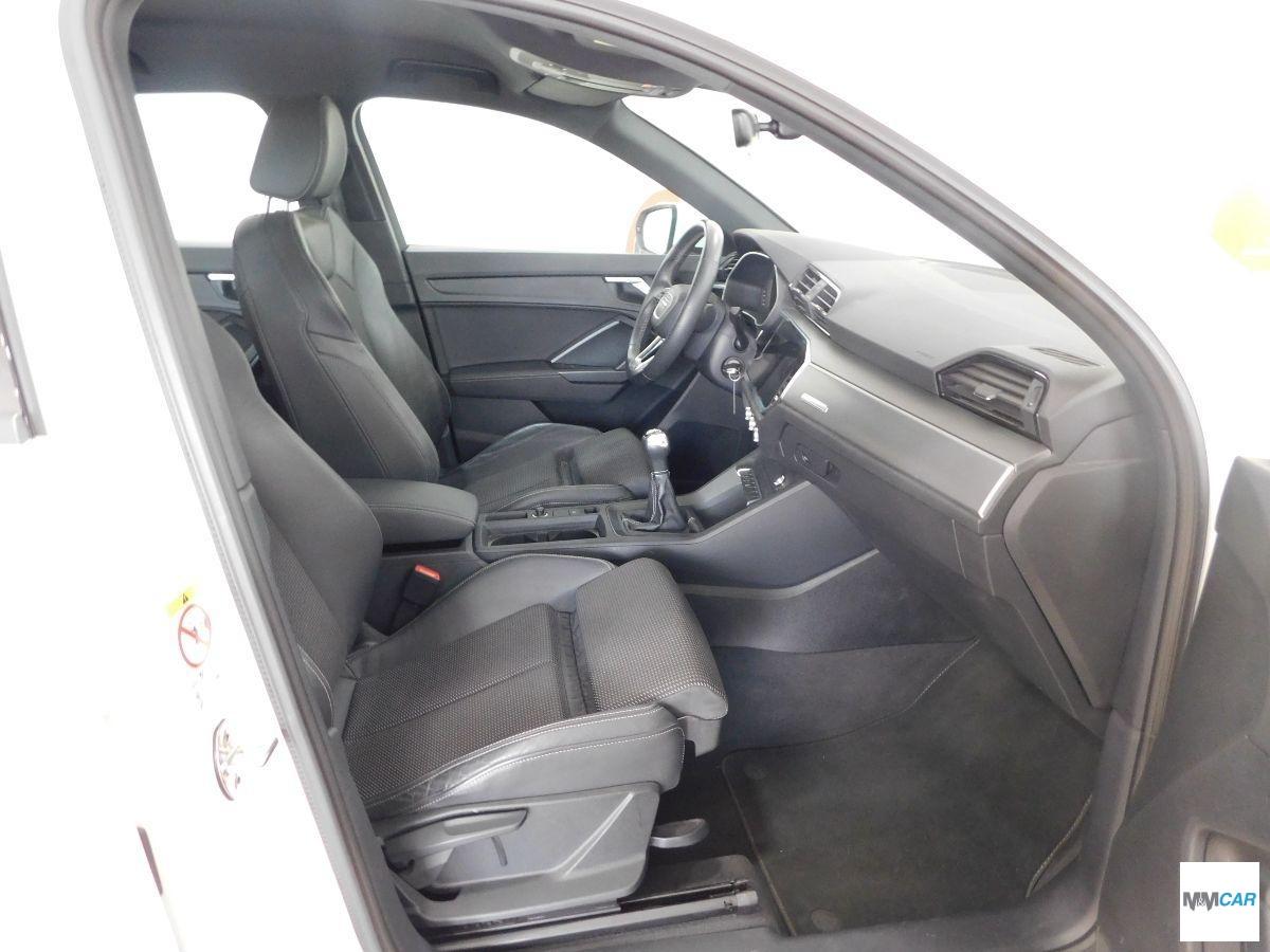 AUDI - Q3 - 35 TDI Business