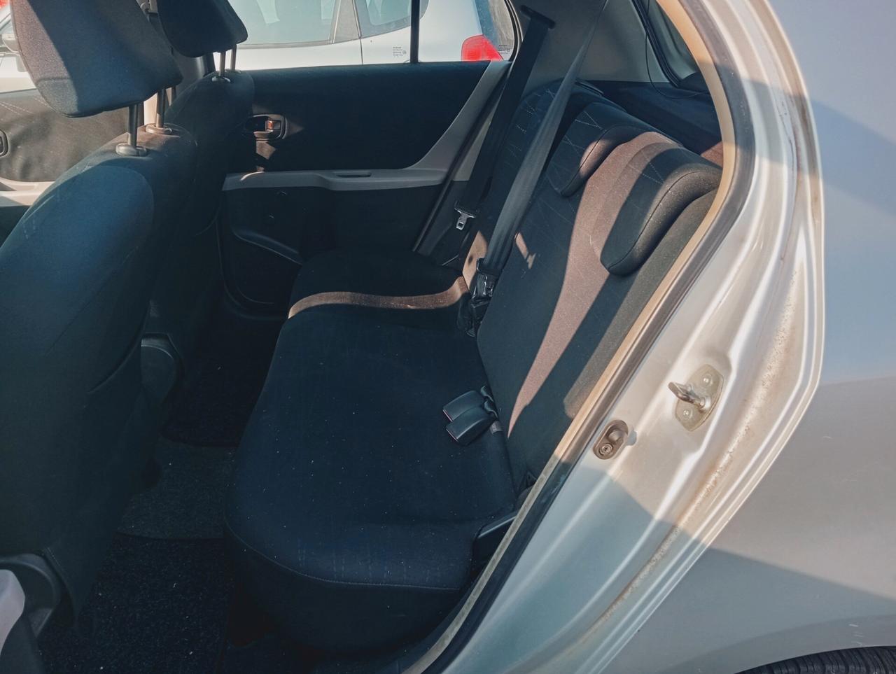 Toyota Yaris 1.0 5 porte Sol