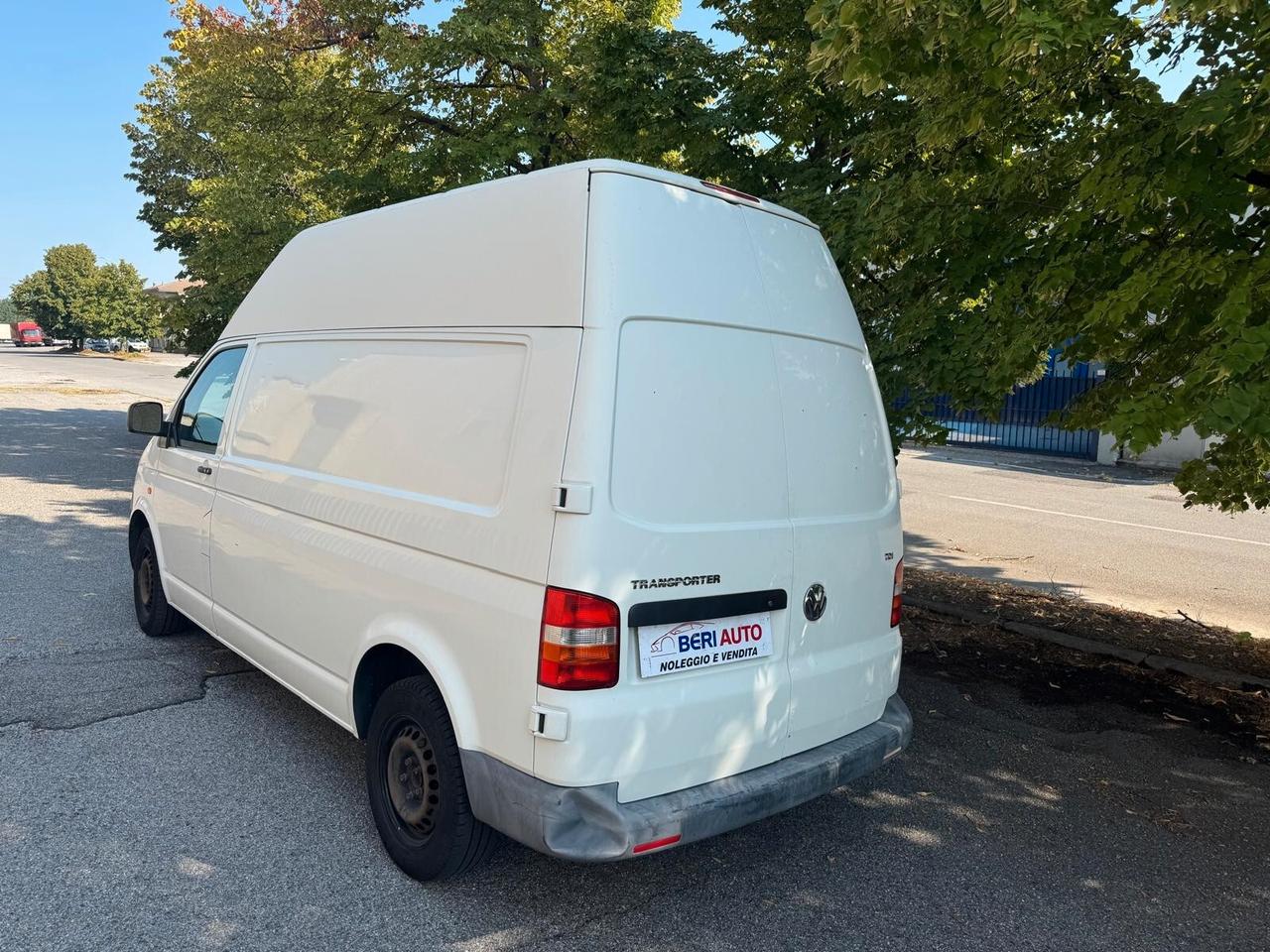 Volkswagen Transporter 4mot. Furgone adatto neopatentati