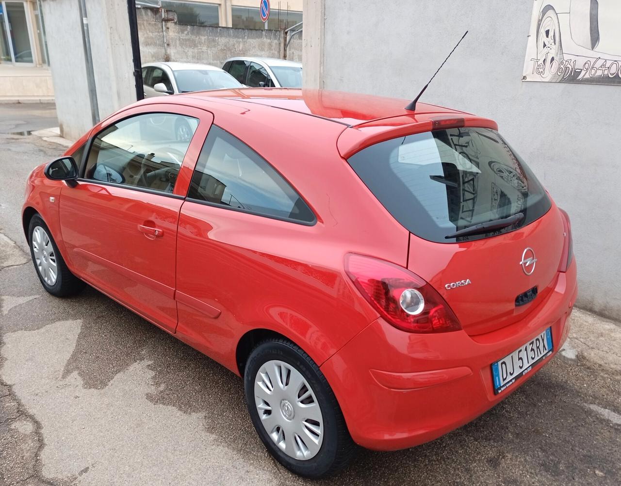 Opel Corsa 1.2 3 porte Club