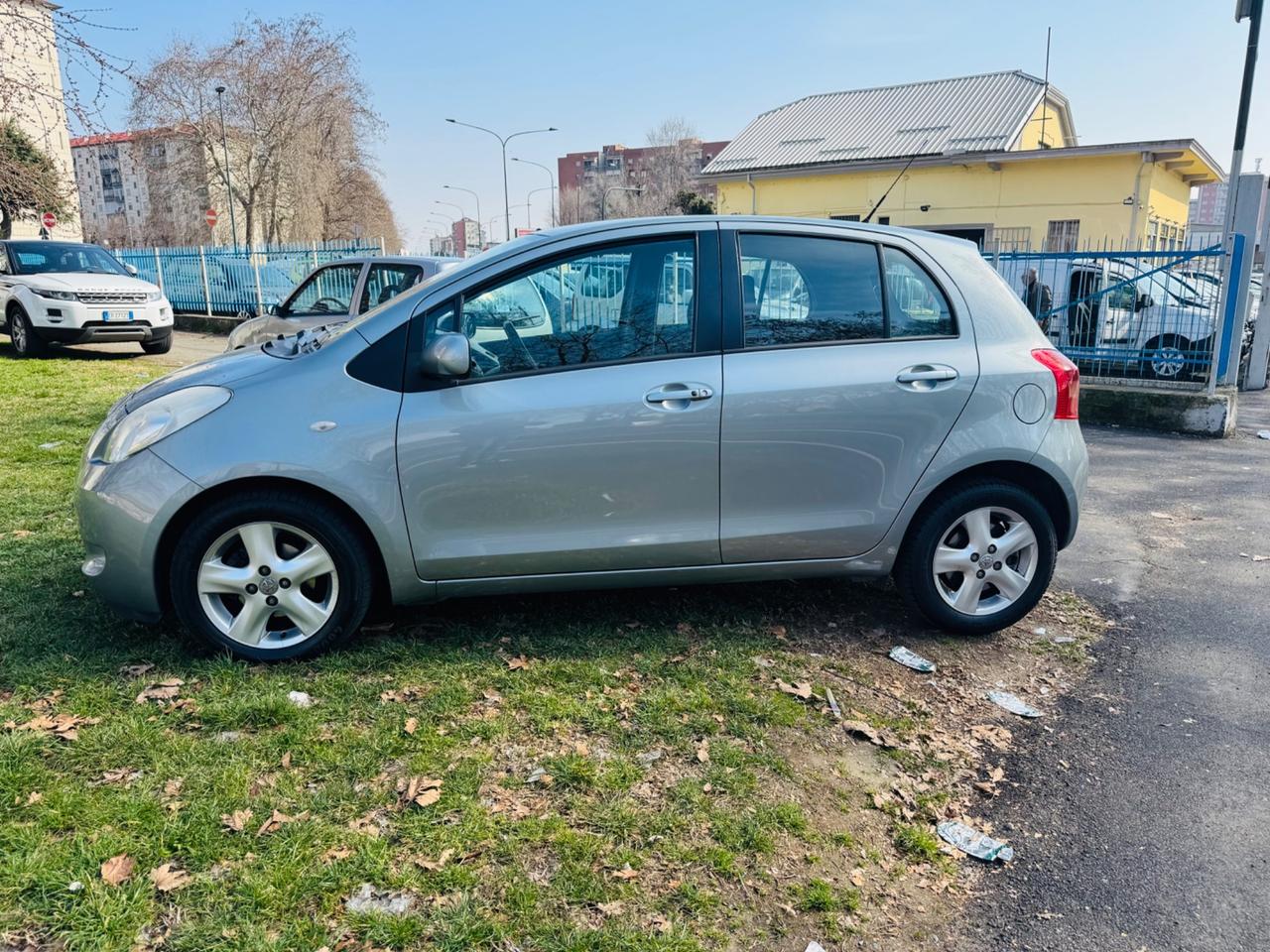 Toyota Yaris 1.3 5 porte Sol