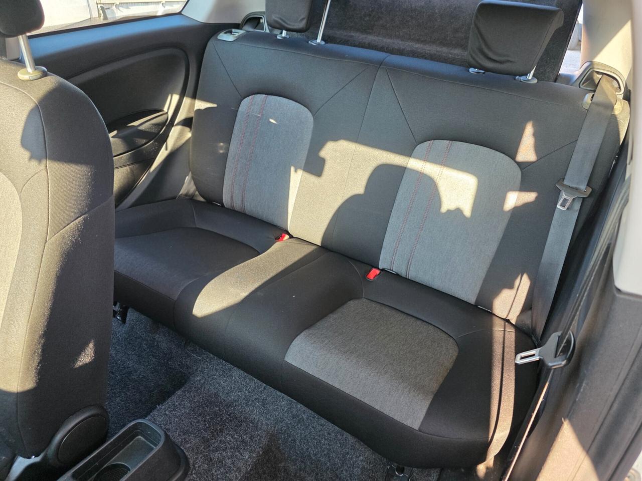 Fiat Qubo 1.3 MJT 75 CV Autocarro Van 4 posti con 287.000km