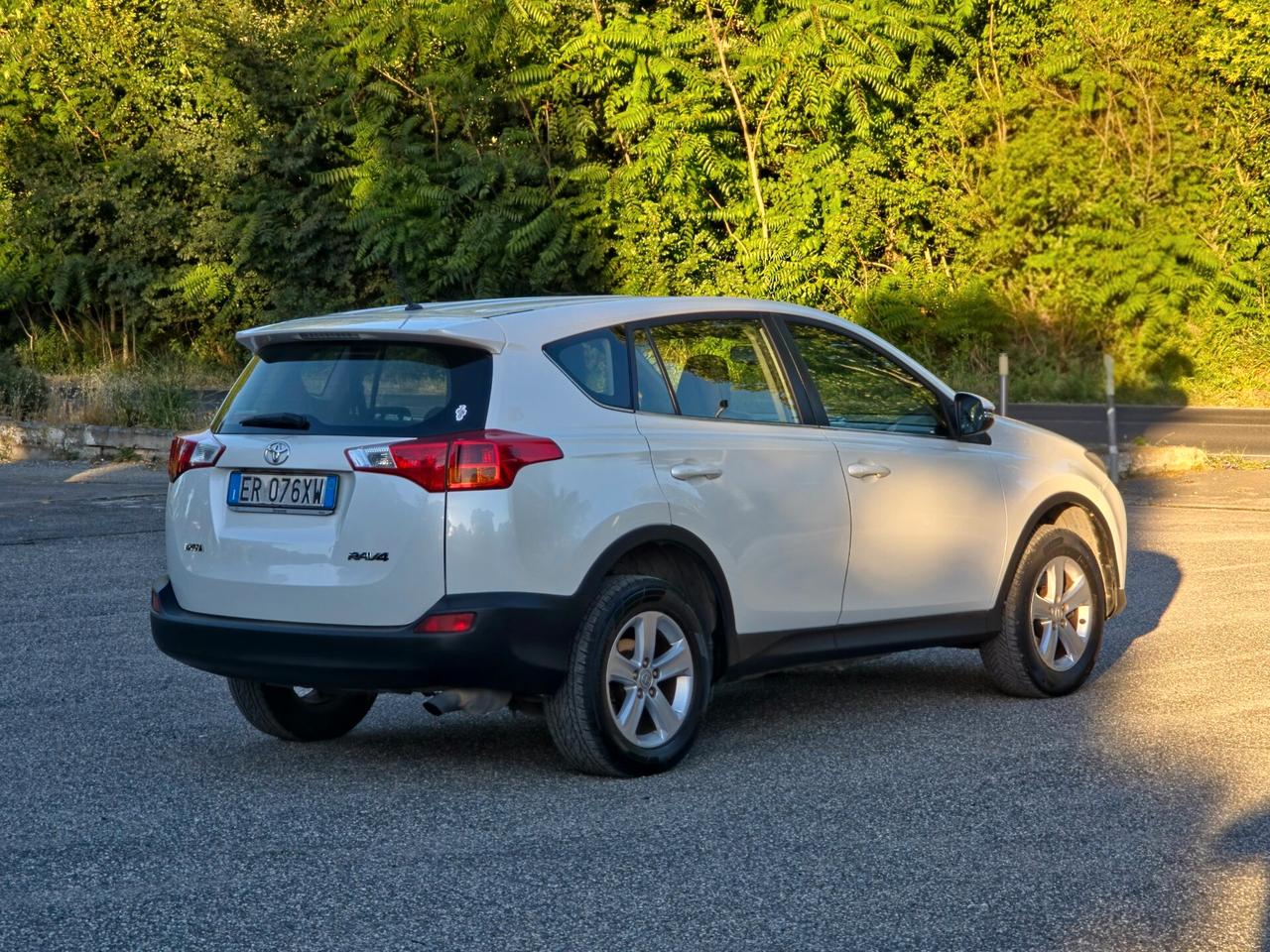 Toyota RAV 4 RAV4 2.0 D-4D 2WD CV-124 E5B Manuale NEO 2013