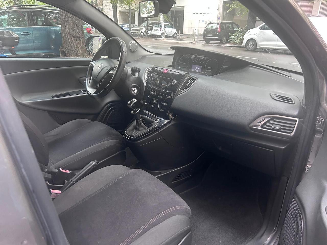 Lancia Ypsilon 1.2 69 CV 5 porte GPL Ecochic Gold