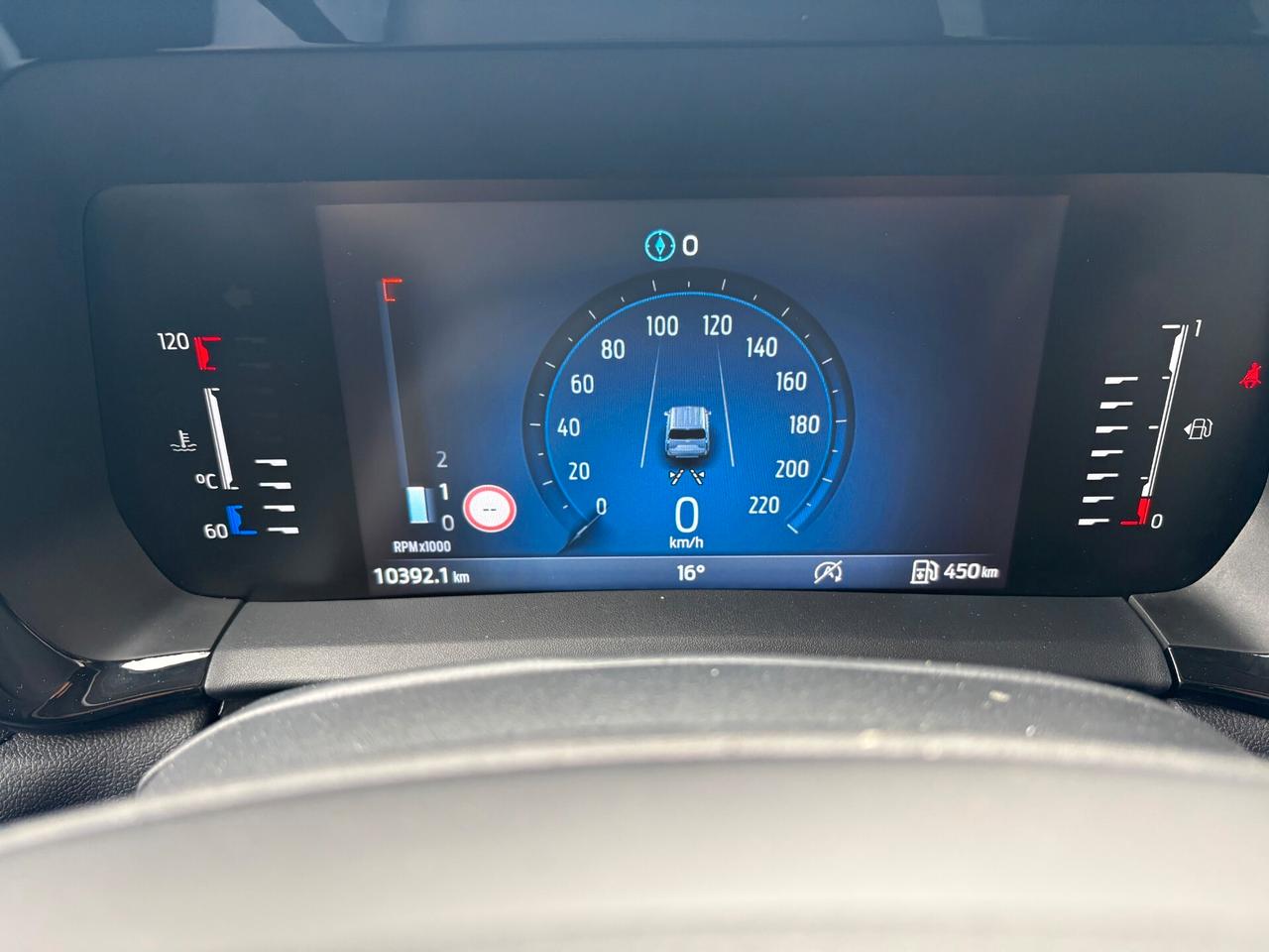 Ford Tourneo Courier 1.0 EcoBoost Titanium