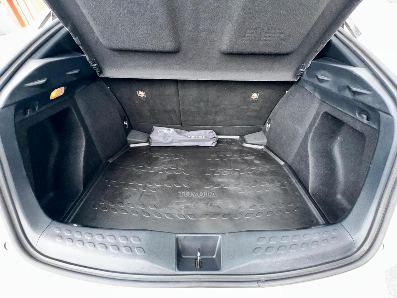 Toyota C-HR 1.8 Hybrid E-CVT Business