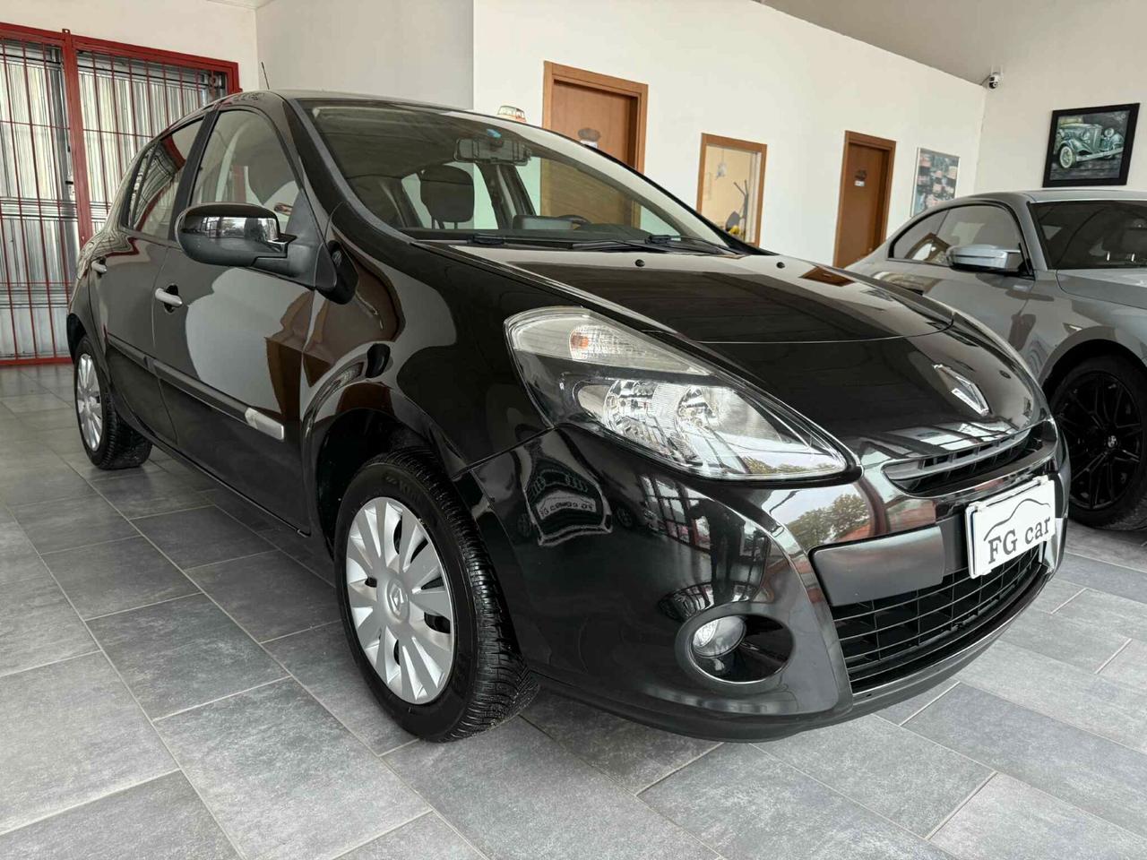 Renault Clio 1.2 5 porte Live! 75CV NEOPATENTATI