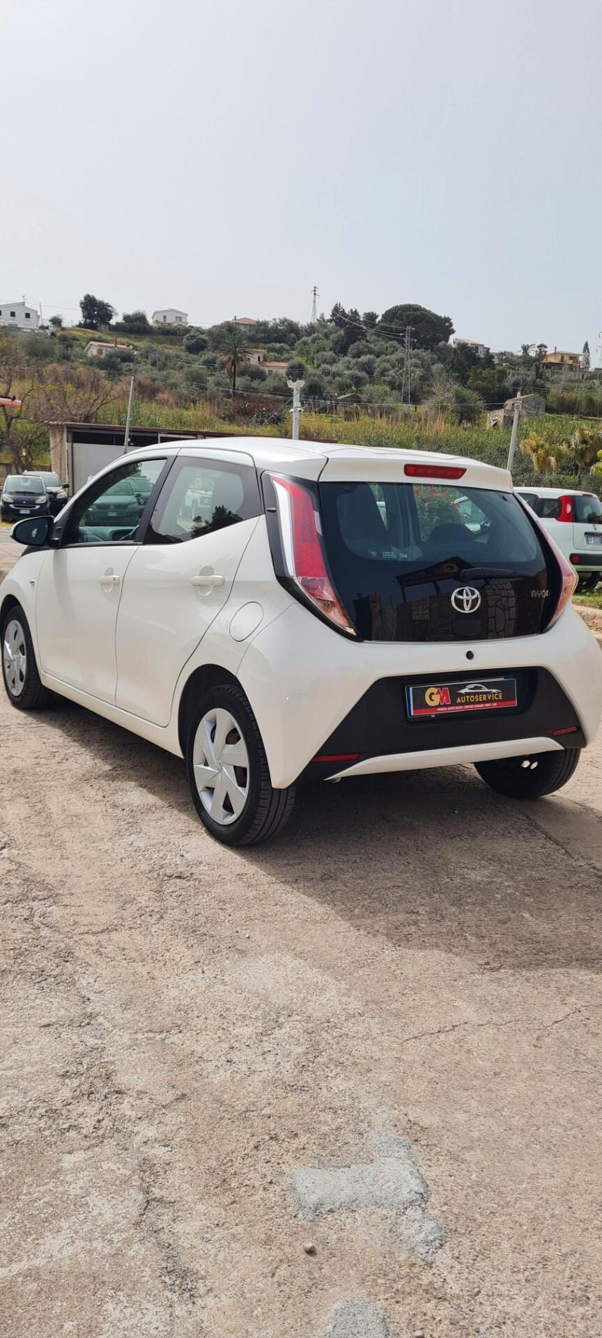 Toyota Aygo 1.0 VVT-i 69 CV 5 porte 109.000 km