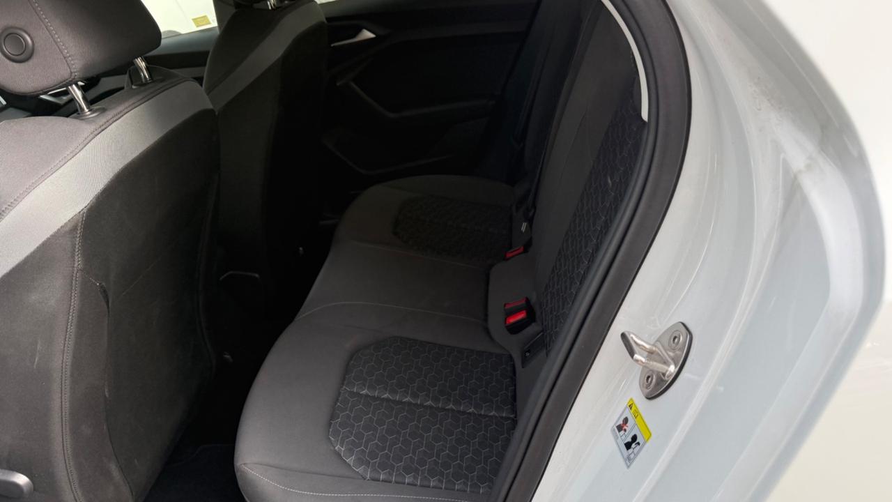 Audi A1 SPB 30 TFSI S line edition LED NAVI KAMERA CAR PLAY PDC BLUETOOTH CERCHI 18