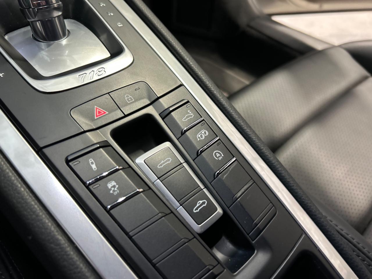 Porsche 718 Spyder Boxster PDK