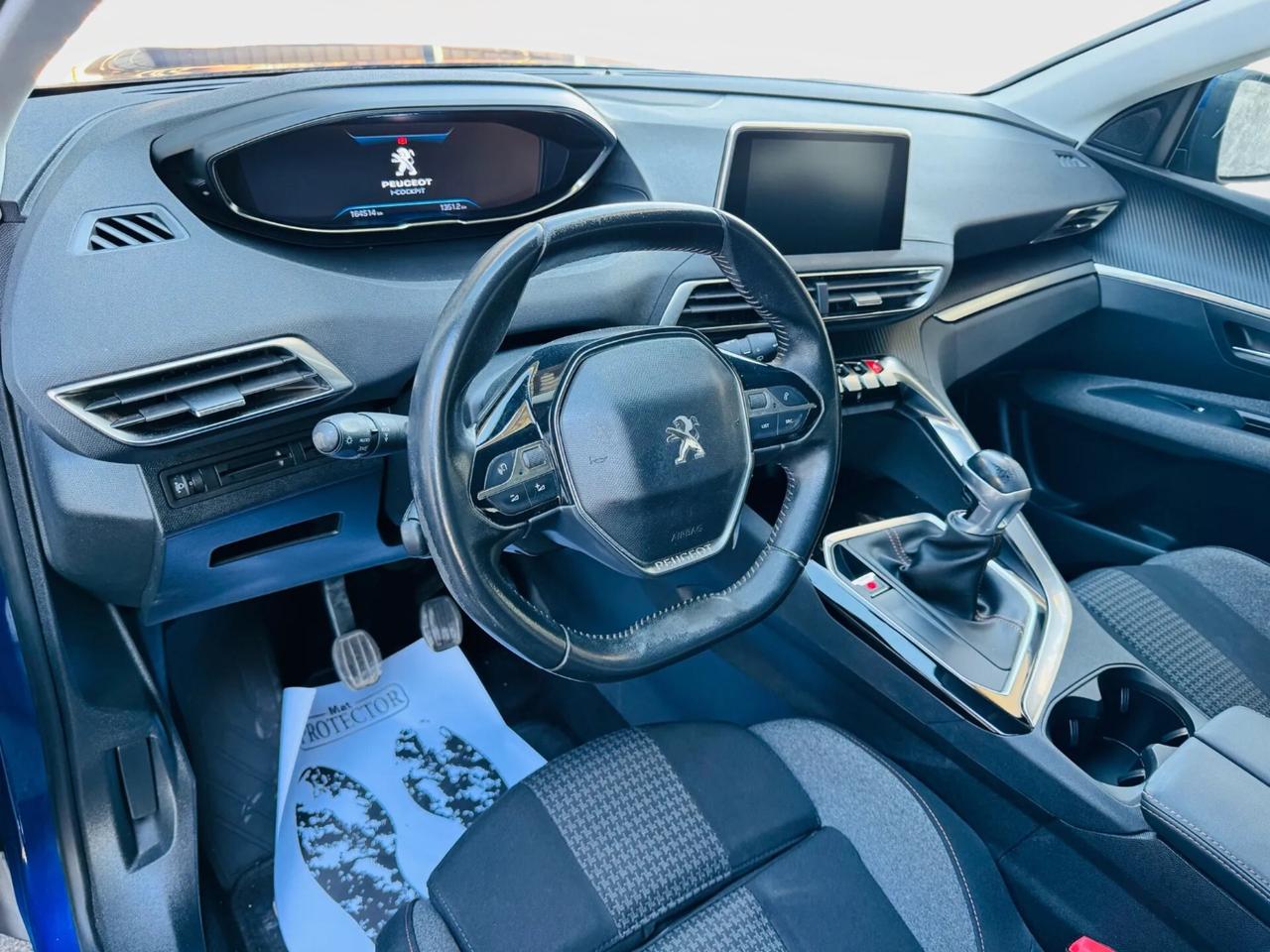Peugeot 3008 1.5 BlueHDi Allure 2020 anche per neo