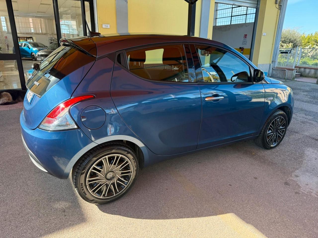 Lancia Ypsilon 1.0 FireFly 5 porte S&S Hybrid Silver Plus