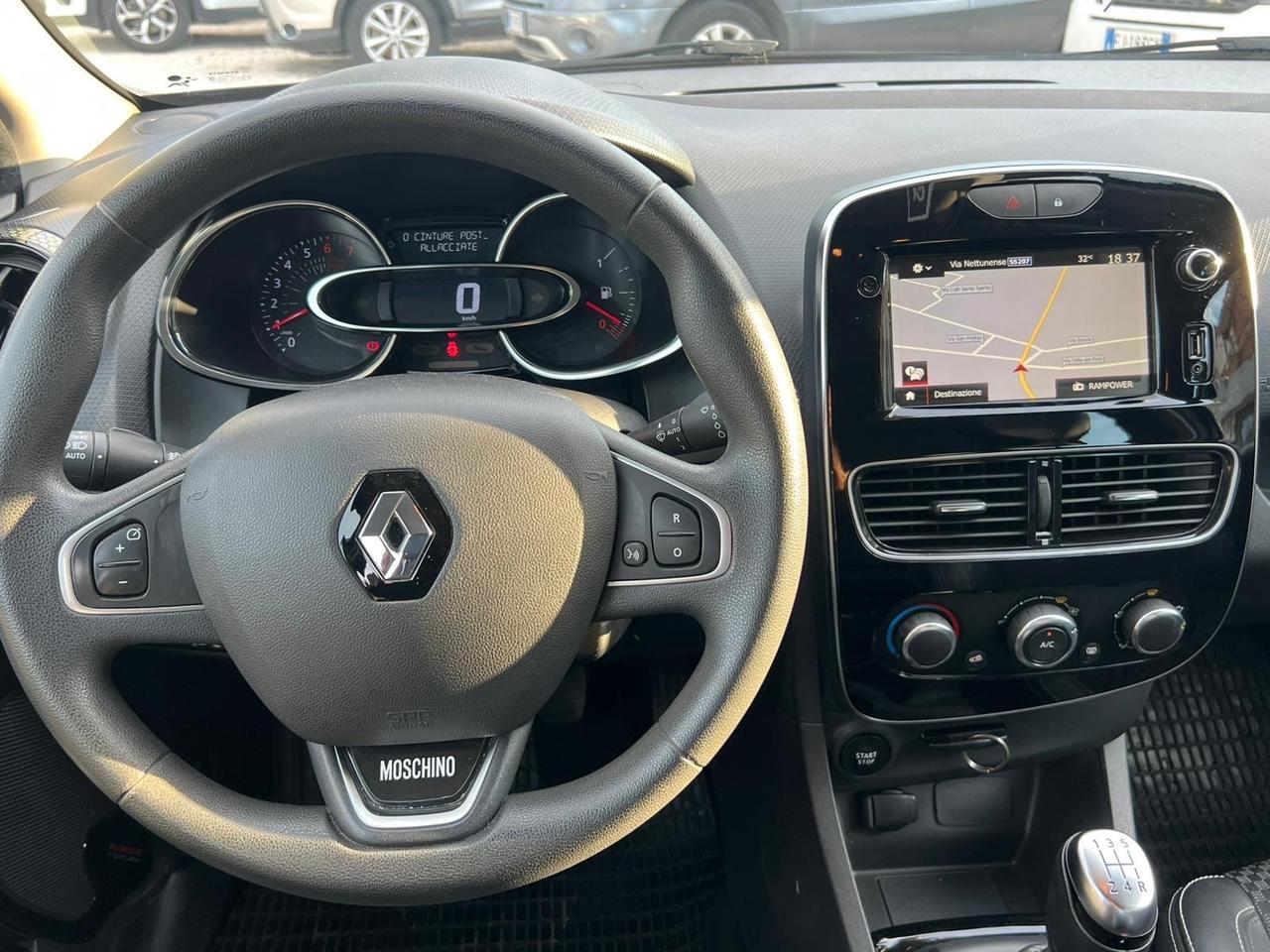 Renault Clio TCe 12V 90 CV 5 porte Moschino Zen