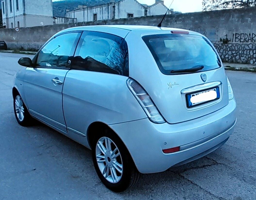 Lancia Ypsilon 1.4 Platino Ecochic GPL