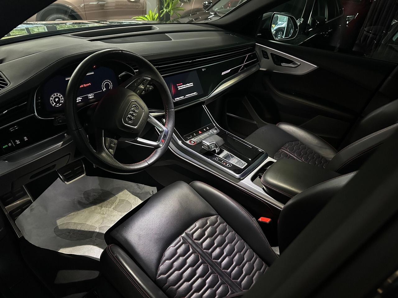 Audi Q8 RS TFSI V8 quattro tiptronic
