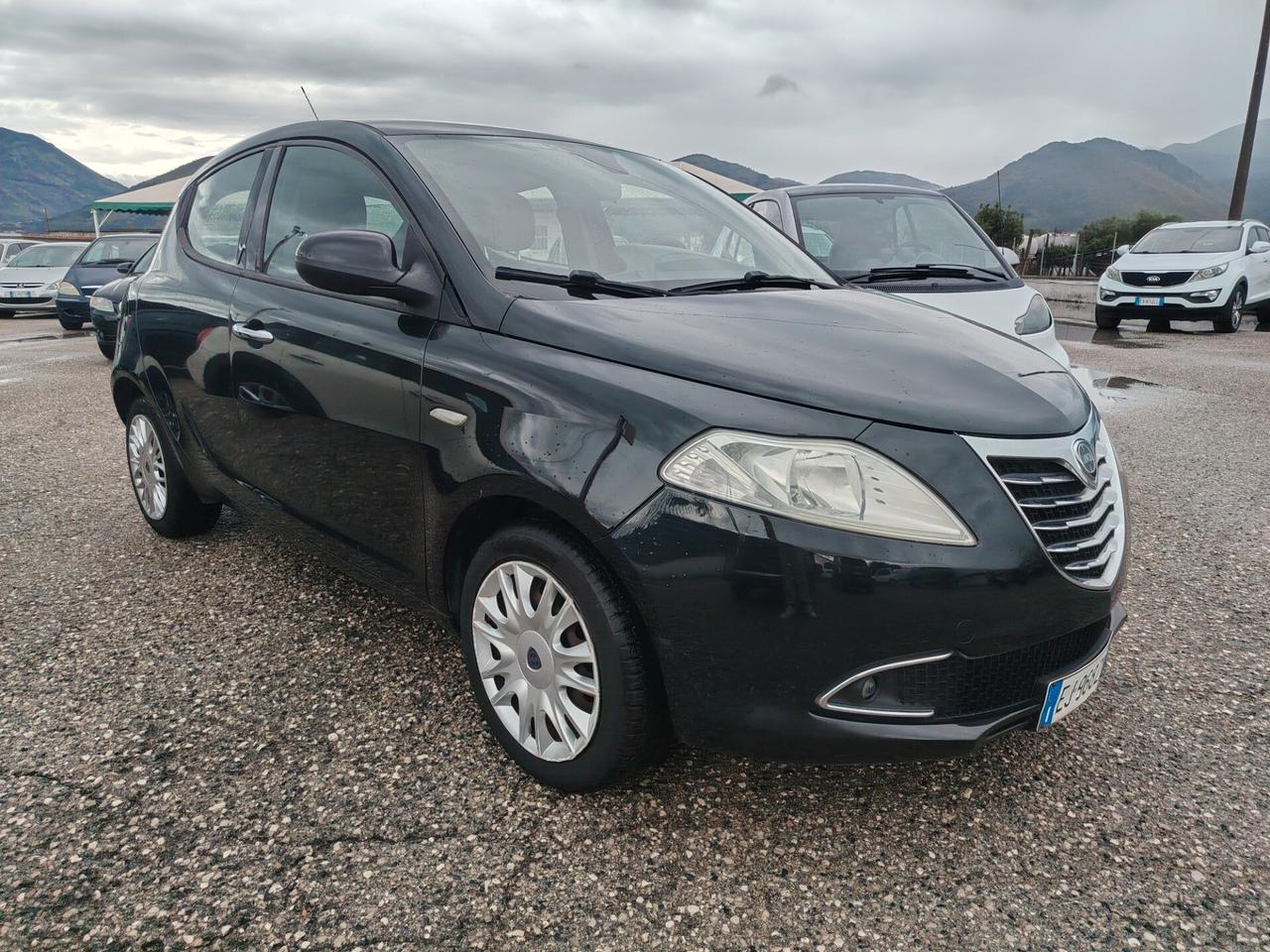 Lancia Ypsilon 1.2 69 CV Unyca