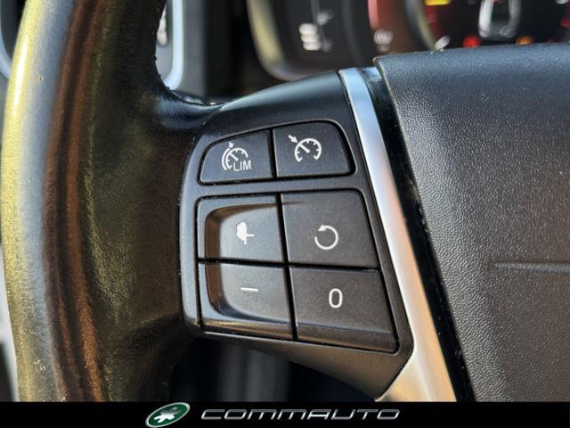 VOLVO S60 Cross Country D3 Geartronic Summum