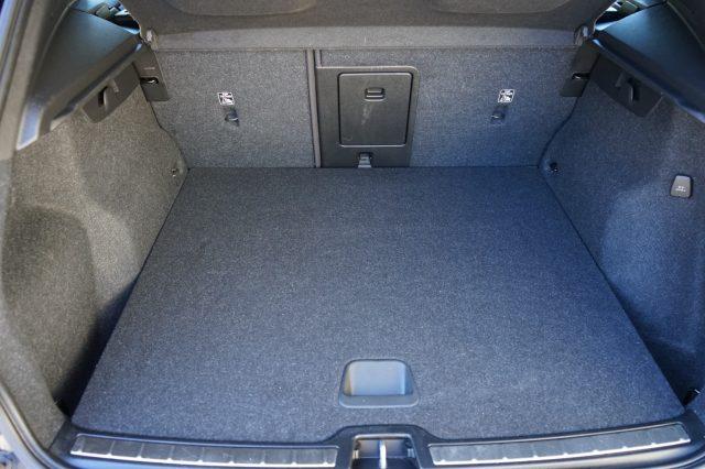 VOLVO XC40 T3 Geartronic Inscription Pari al Nuovo Certificat