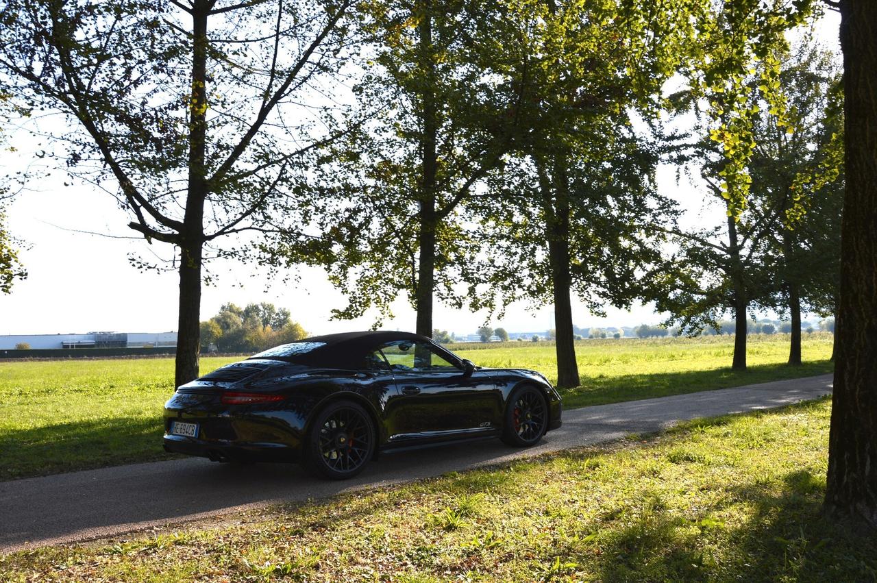 Porsche 911 3.8 Carrera GTS Cabriolet