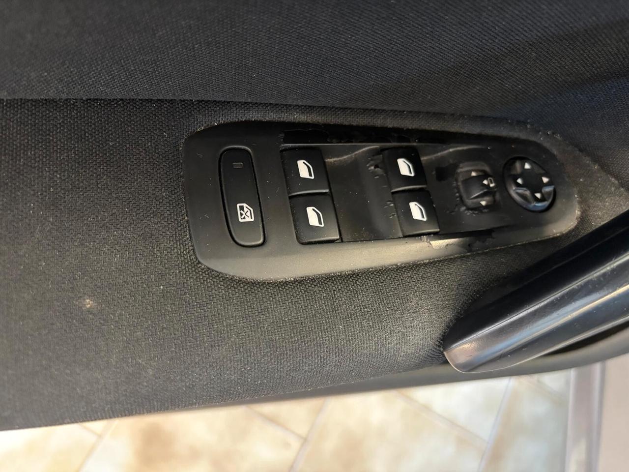 PEUGEOT 308 ANNO 2014 DS 1.6 HDI ADATTA NEOPATENTATI KM 187 MILA