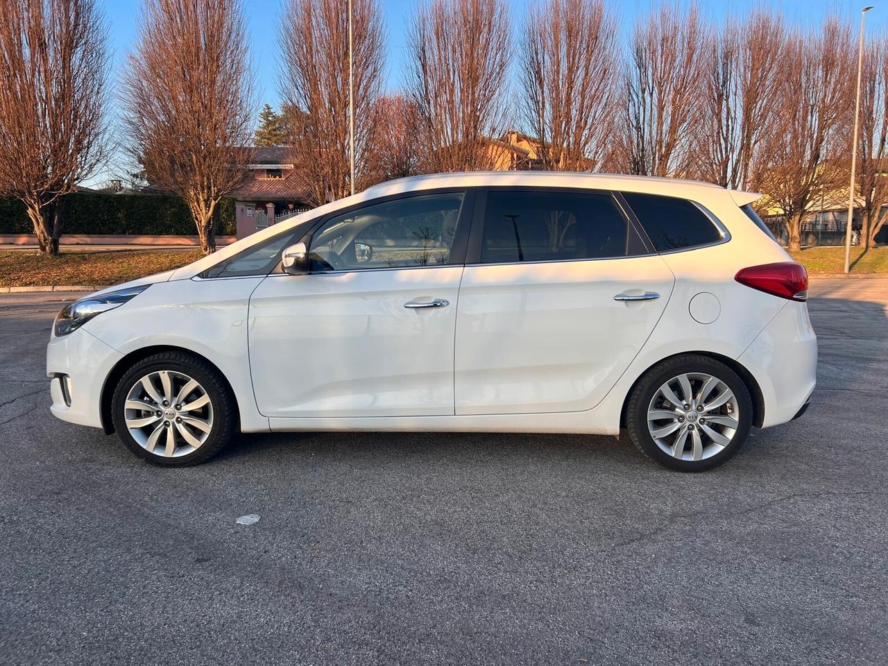 Kia Carens 1.7crdi 115cv GANCIO TRAINO-OK NEOPATENTATI