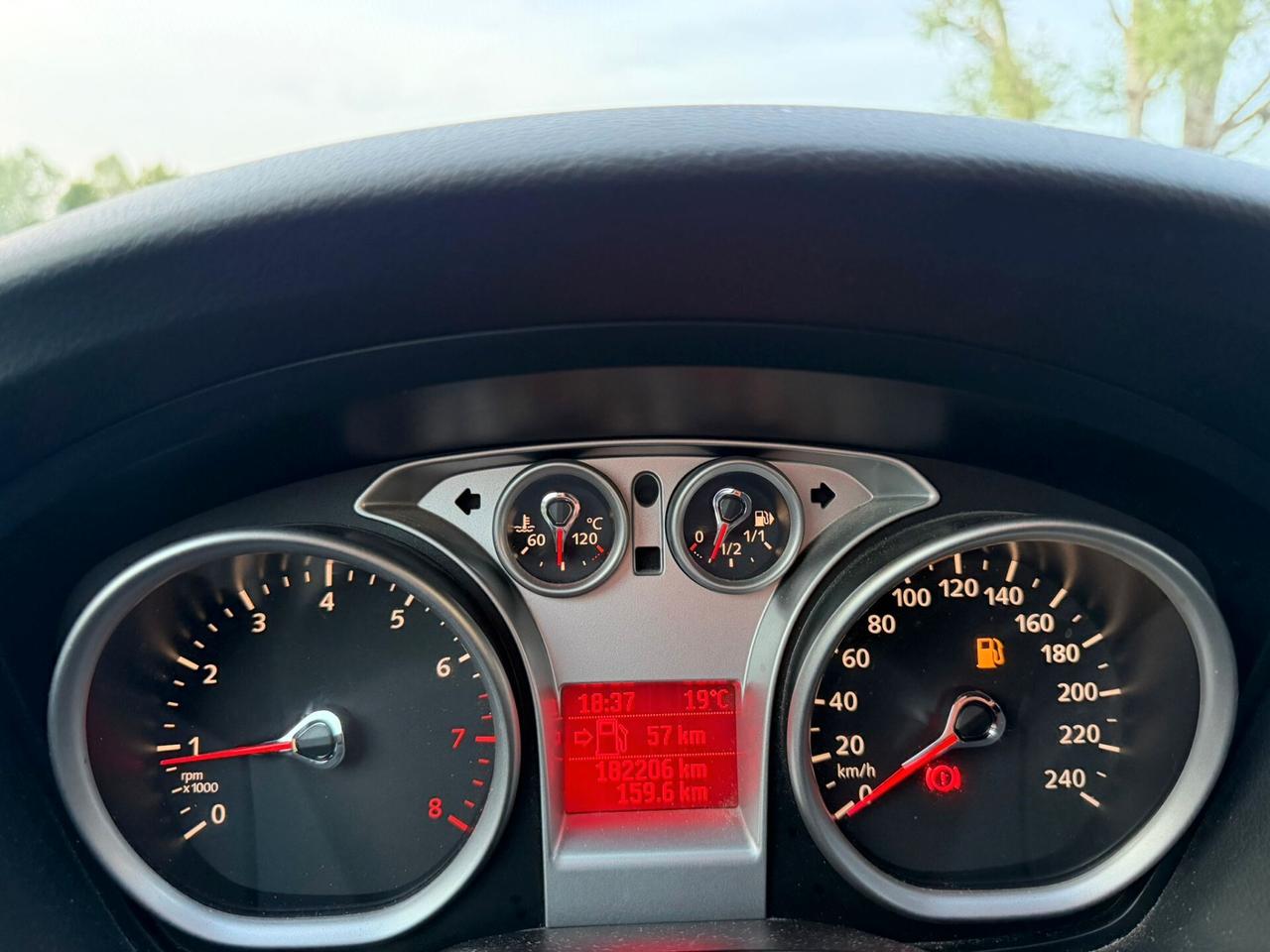 FORD FOCUS 2.0 TITANIUM BENZINA GPL 2030