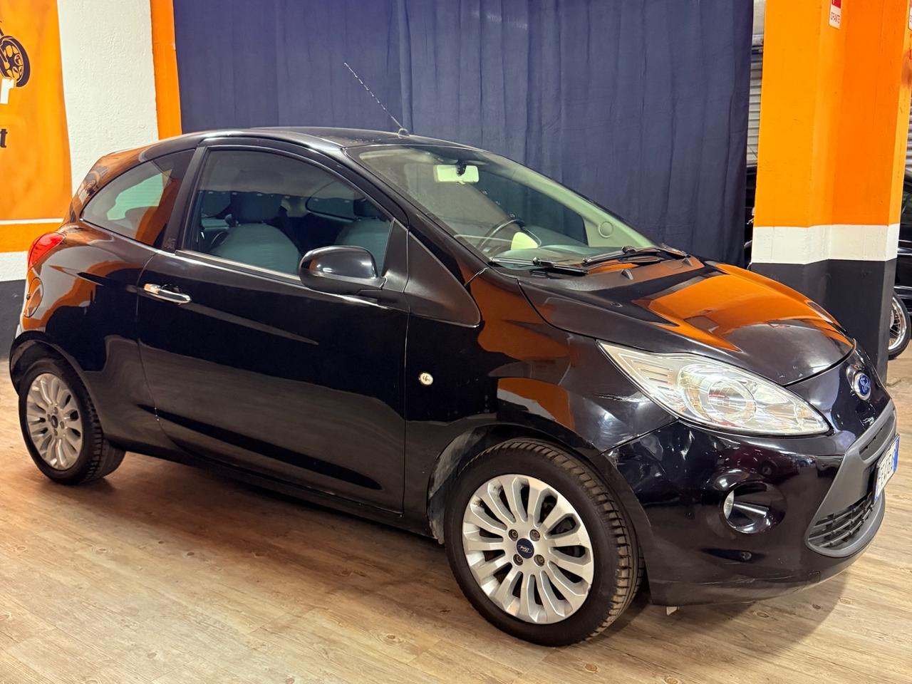 STUPENDA FORD KA CON SOLI 43.580 KM