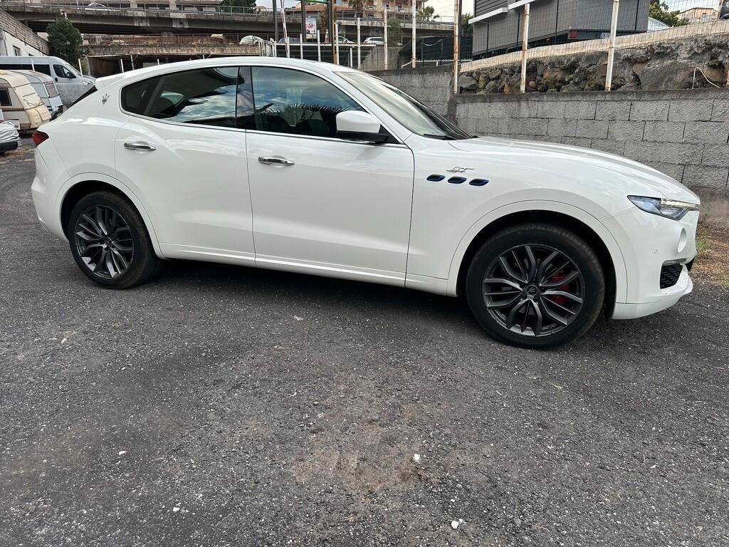 Maserati Levante MHEV 330 CV AWD Executive