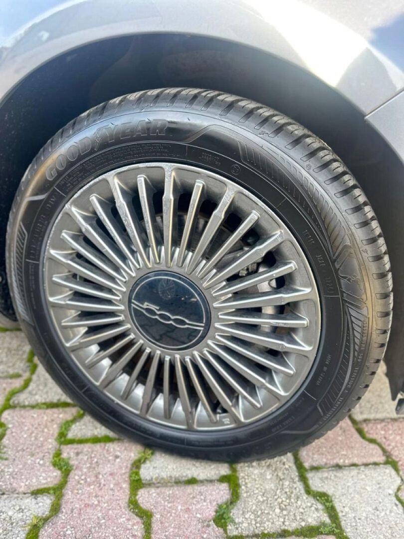 FIAT 500e business opening edition