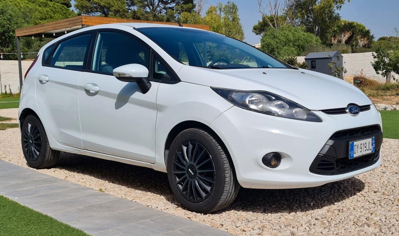 Ford Fiesta 1.2 82CV 5 porte USATO GARANTITO 12 MESI