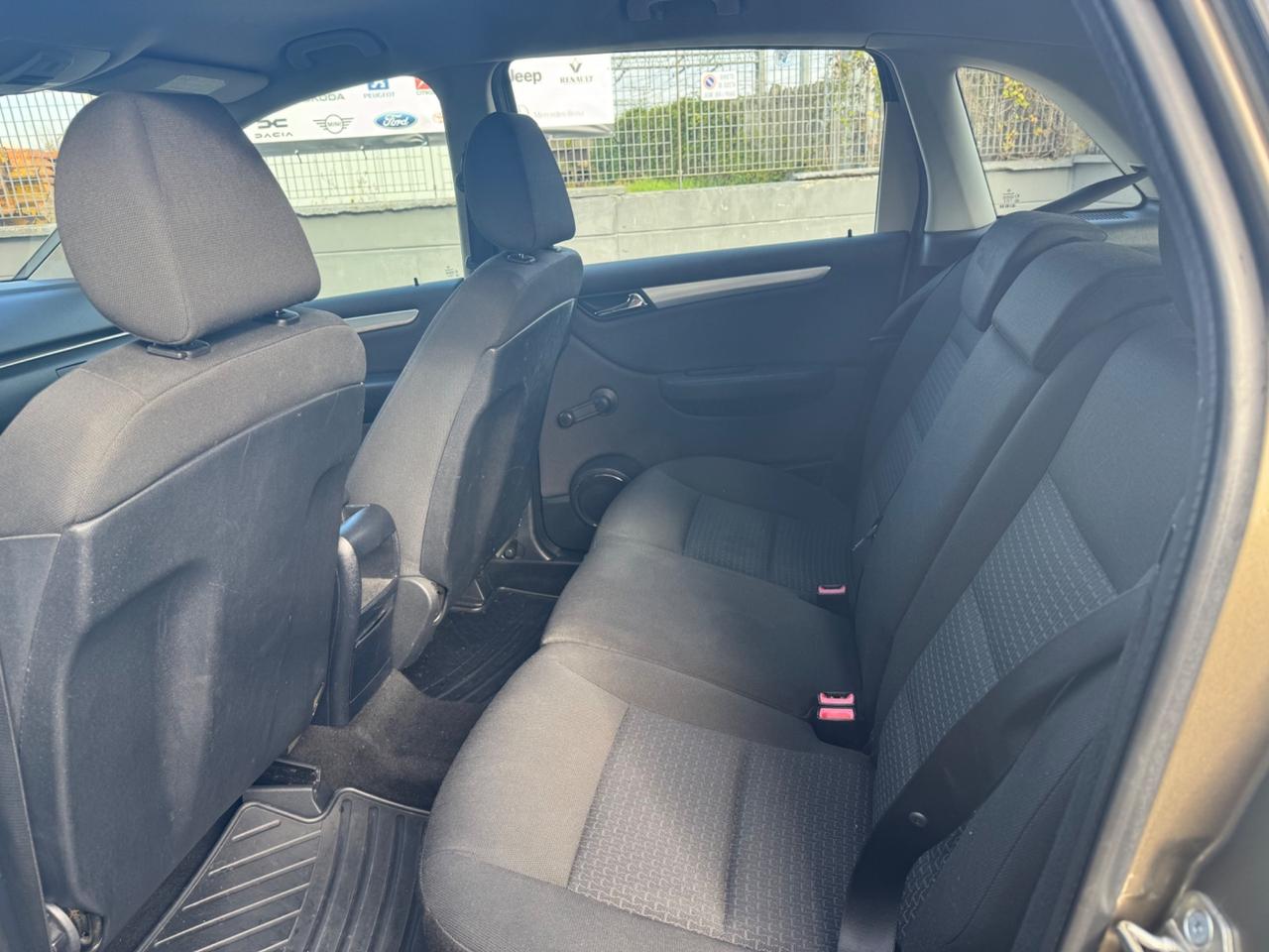 Mercedes-benz B 180 200 BlueEFFICIENCY Executive