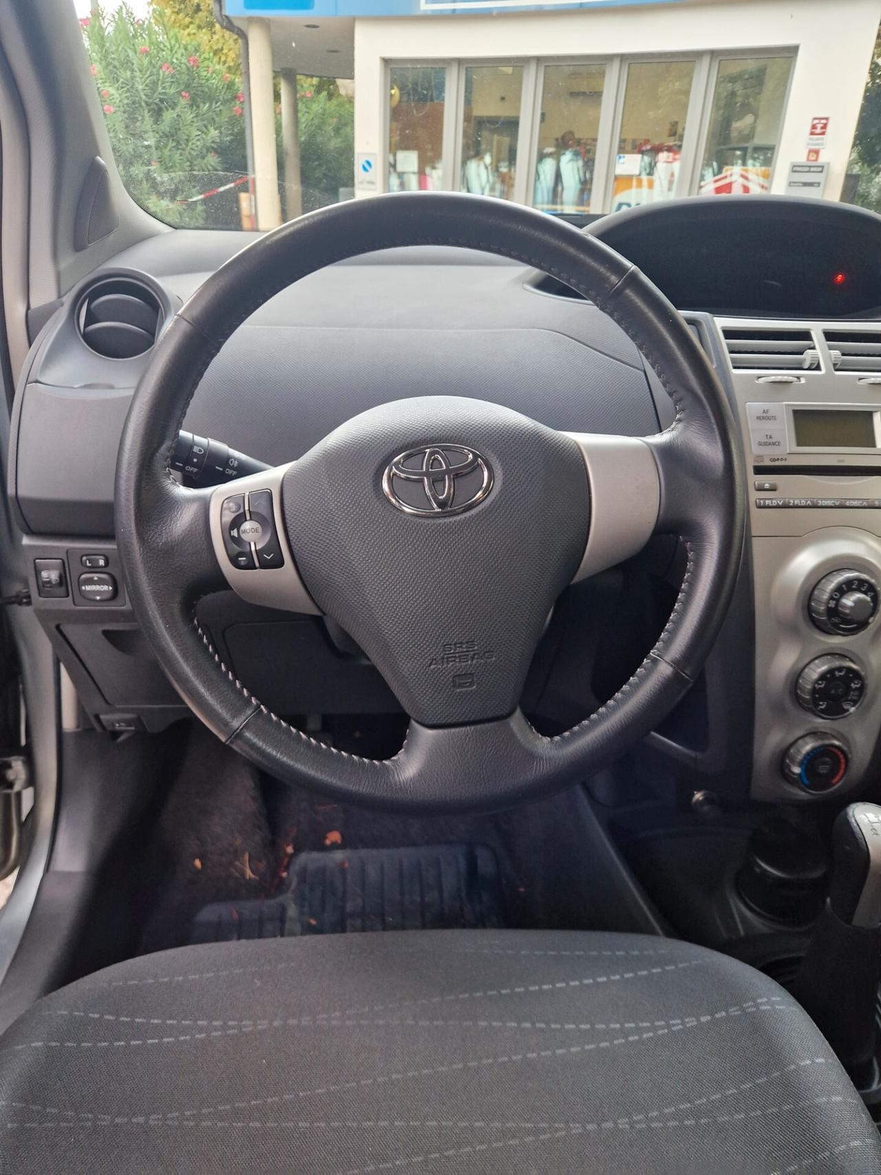 Toyota Yaris 1.0 Benz 68 CV - meccanica OK