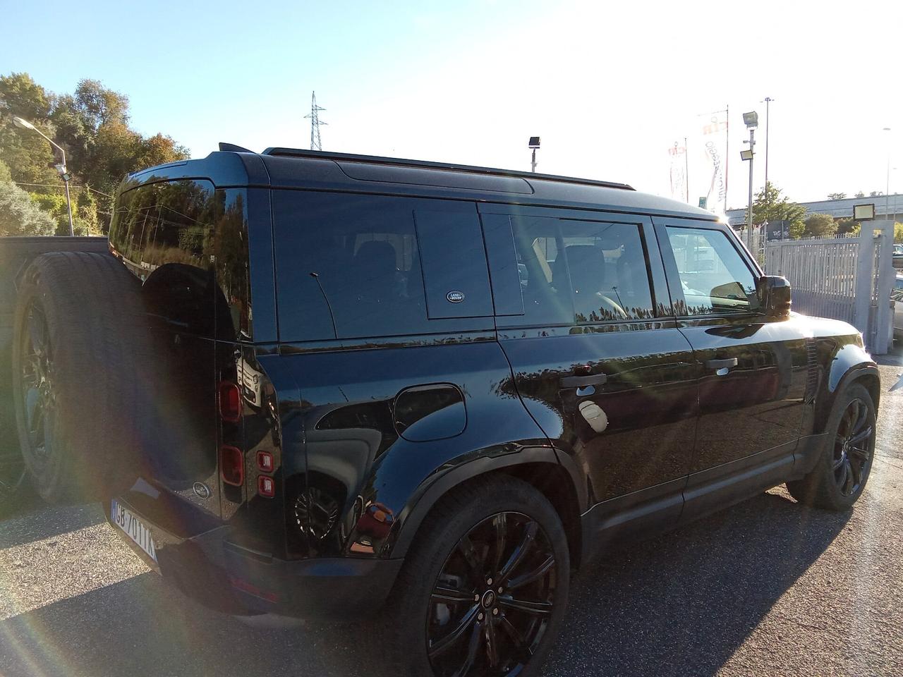 Land Rover Defender 110 2.0 SD4 240CV AWD Auto HSE 7posti cerchi da 22"