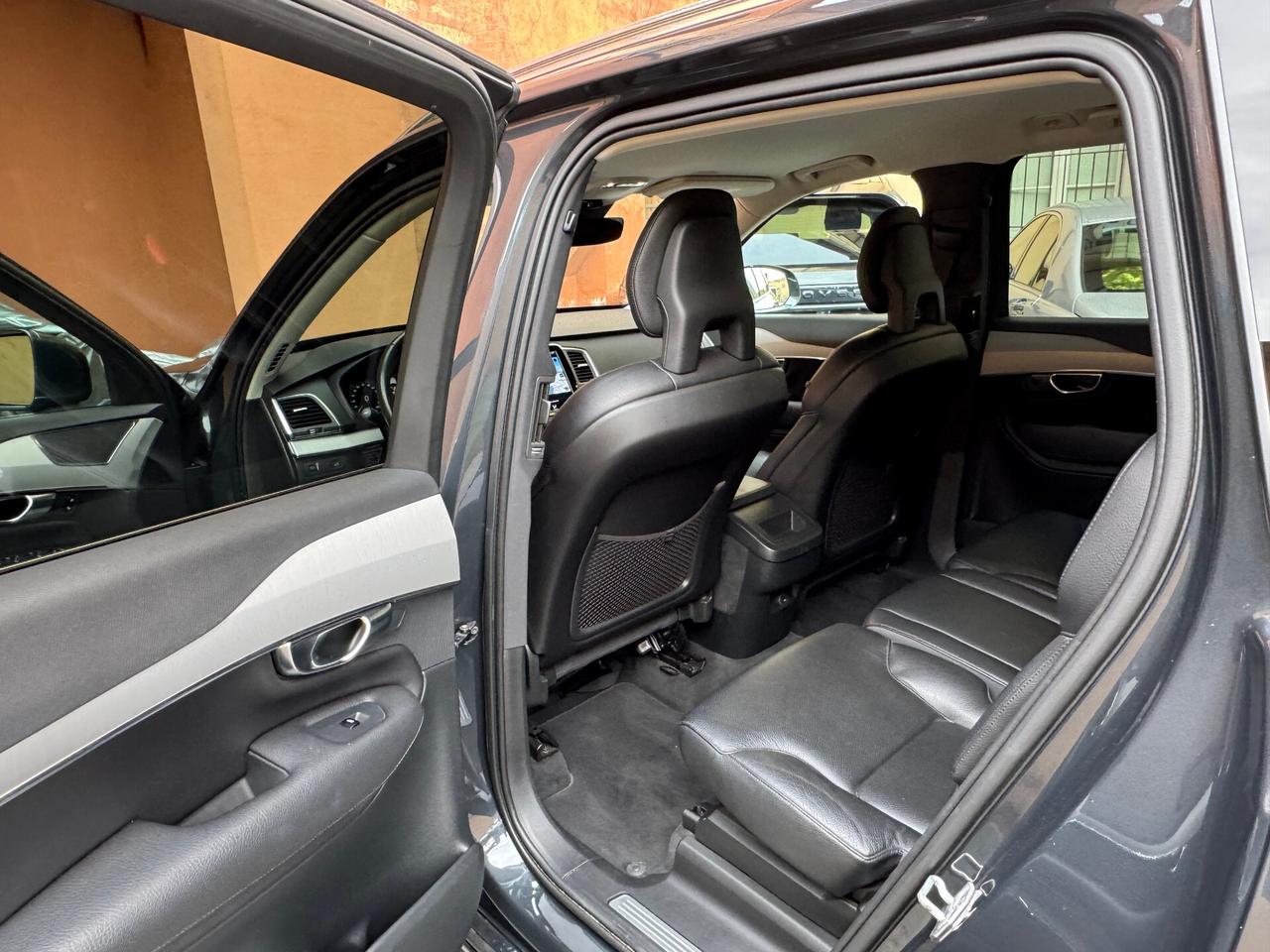 Volvo XC 90 B5 (d) AWD automatico 7 posti Momentum Pro