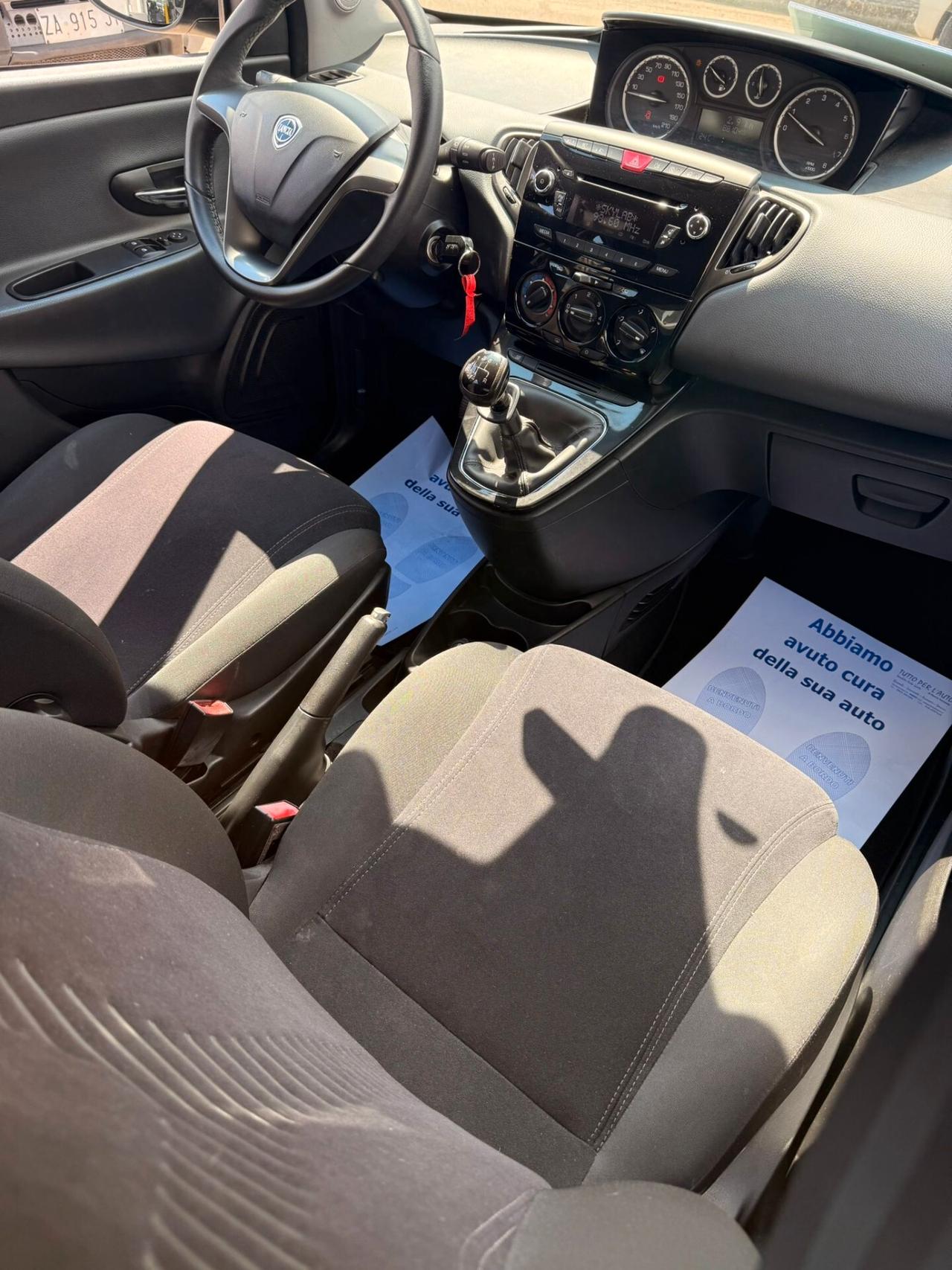 Lancia Ypsilon 1.2 69 CV 5 porte S&S Platinum