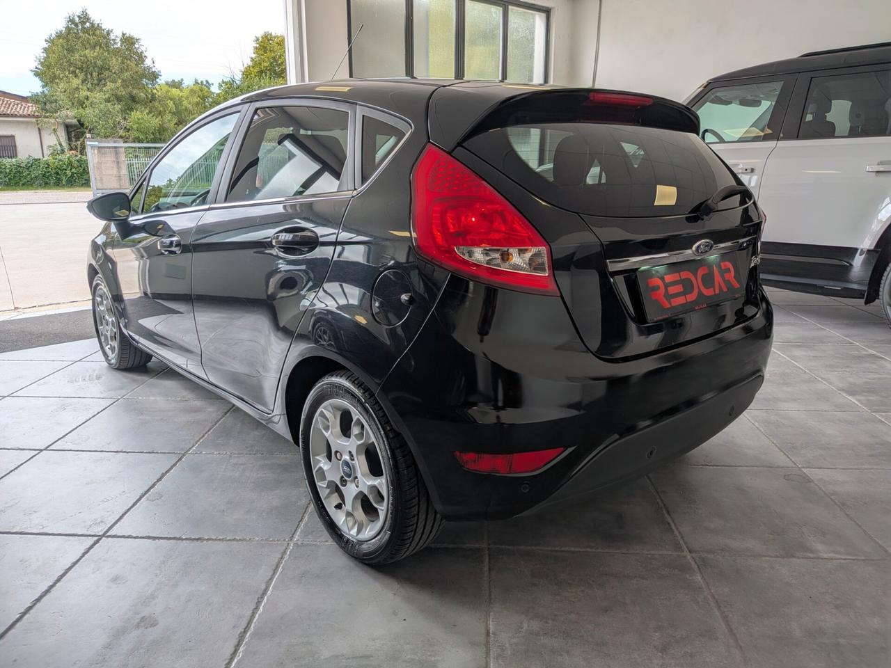 Ford Fiesta 1.4 TDCi 70CV 5 porte Titanium
