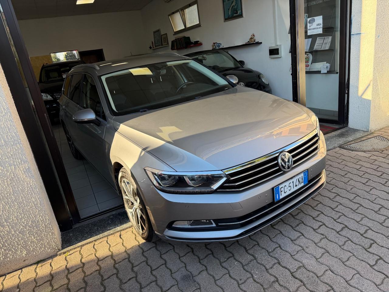 Volkswagen Passat 2.0 TDI DSG Executive 12 Mesi Garanzia