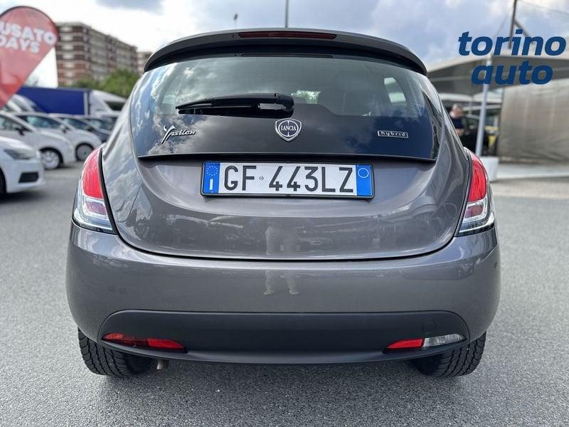 Lancia Ypsilon 1.0 FireFly 5 porte S&S Hybrid Silver