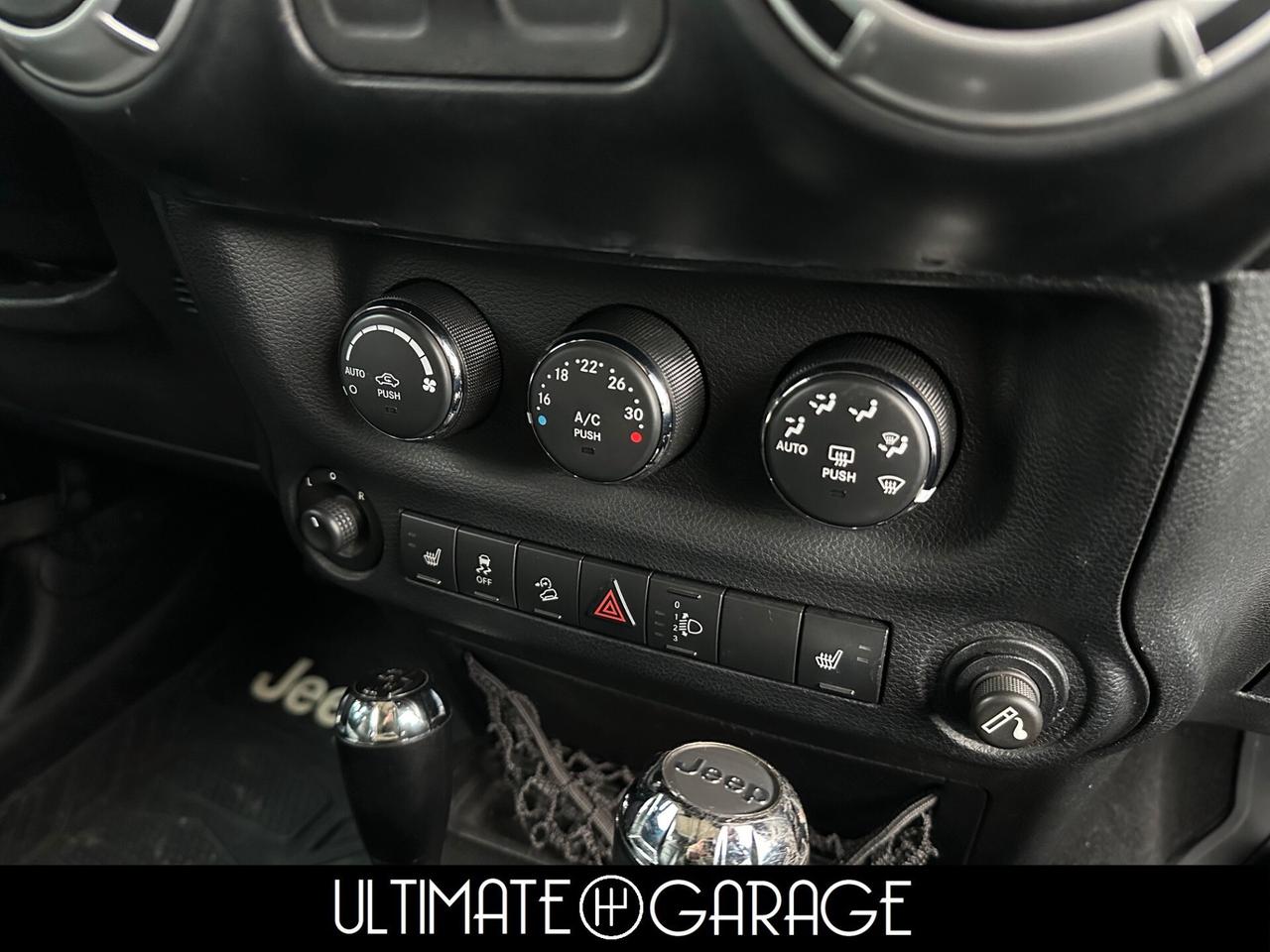 Jeep Wrangler 2.8 CRD DPF Sahara Auto *Total Black