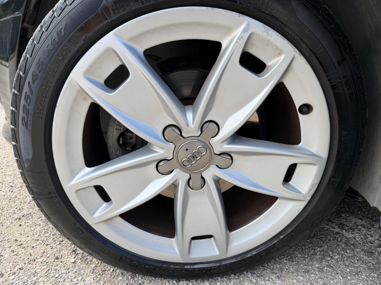 Audi A3 1.6 TDI 105 CV CR Ambition