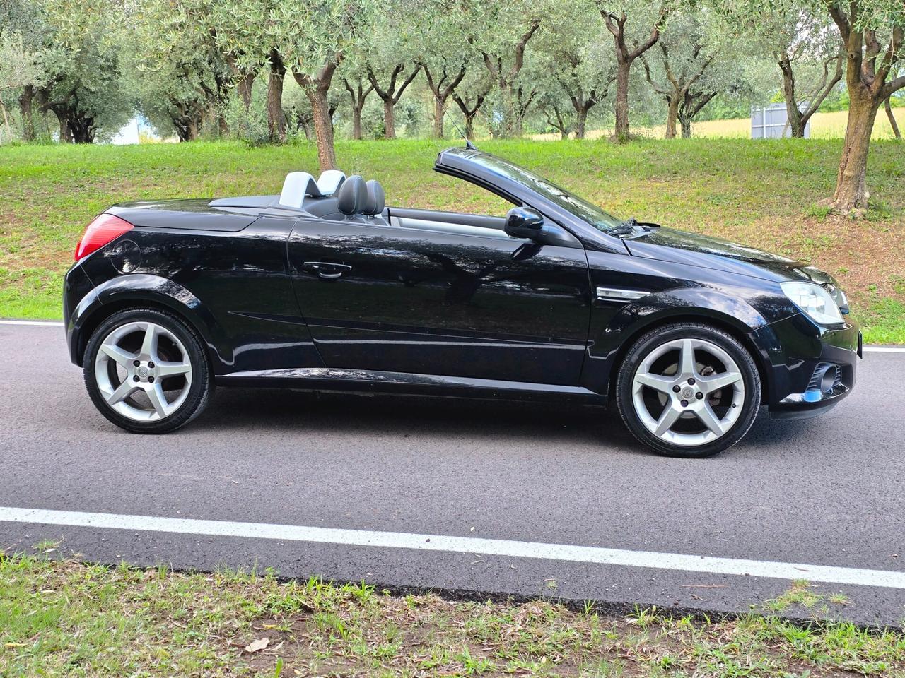 Opel Tigra TwinTop 1.4 16V Sport
