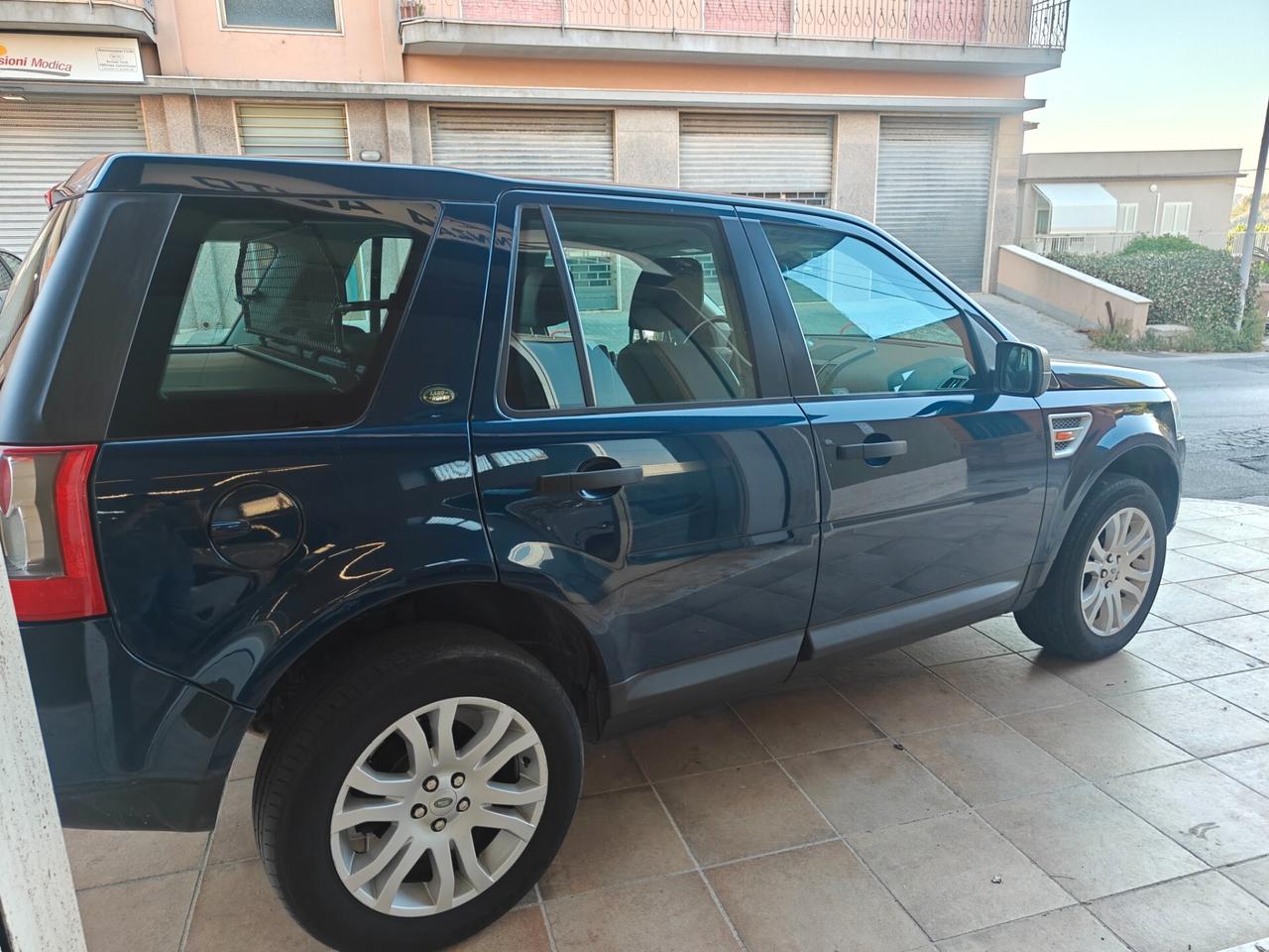 Land Rover Freelander 2 2.2 TD4 Anteriore