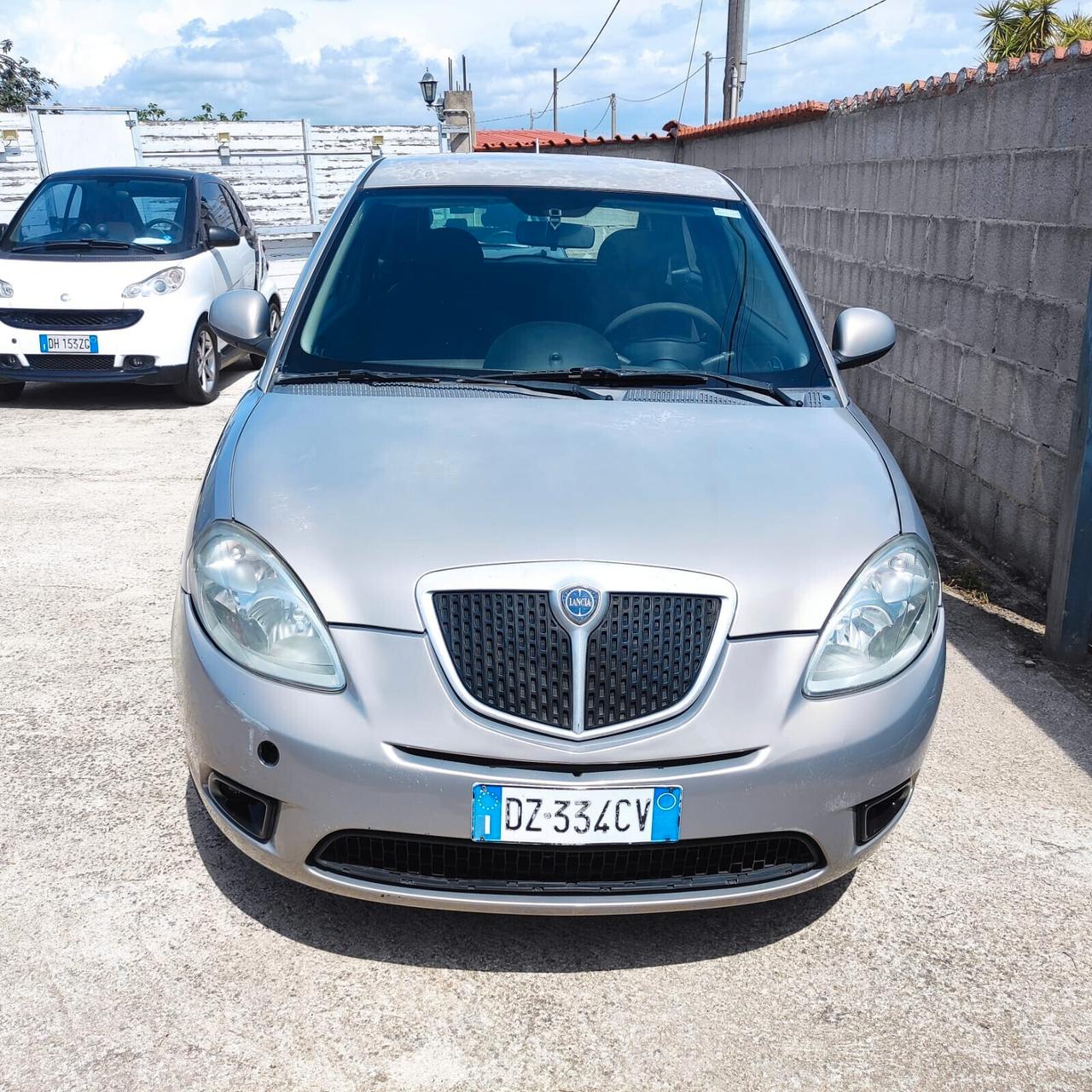 Lancia Ypsilon 1.3 MJT 75 CV Argento