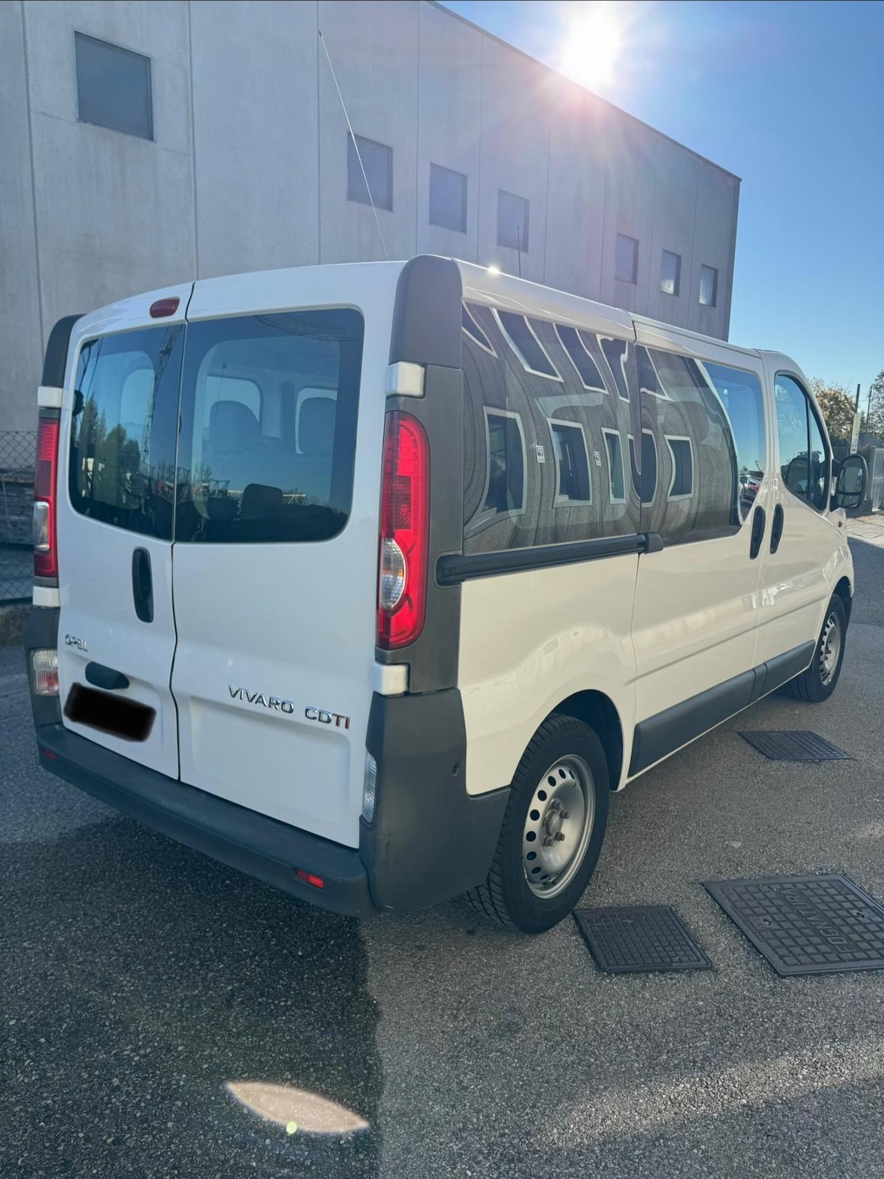 Opel Vivaro 9 posti