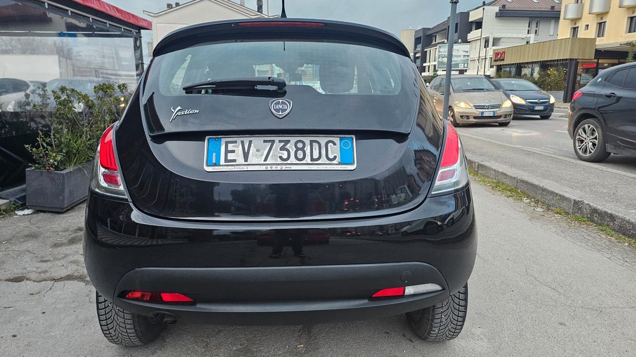 Lancia Ypsilon 0.9 TwinAir 85 CV 5 porte Metano Ecochic Gold