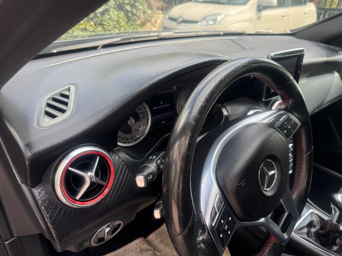 MERCEDES Classe A 180 CDI Dark Night Edition